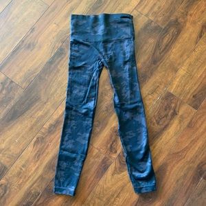 Spank Blue Camo Leggings EUC Size S / P